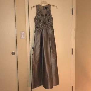 Size 8 Adrianna Papell gown.